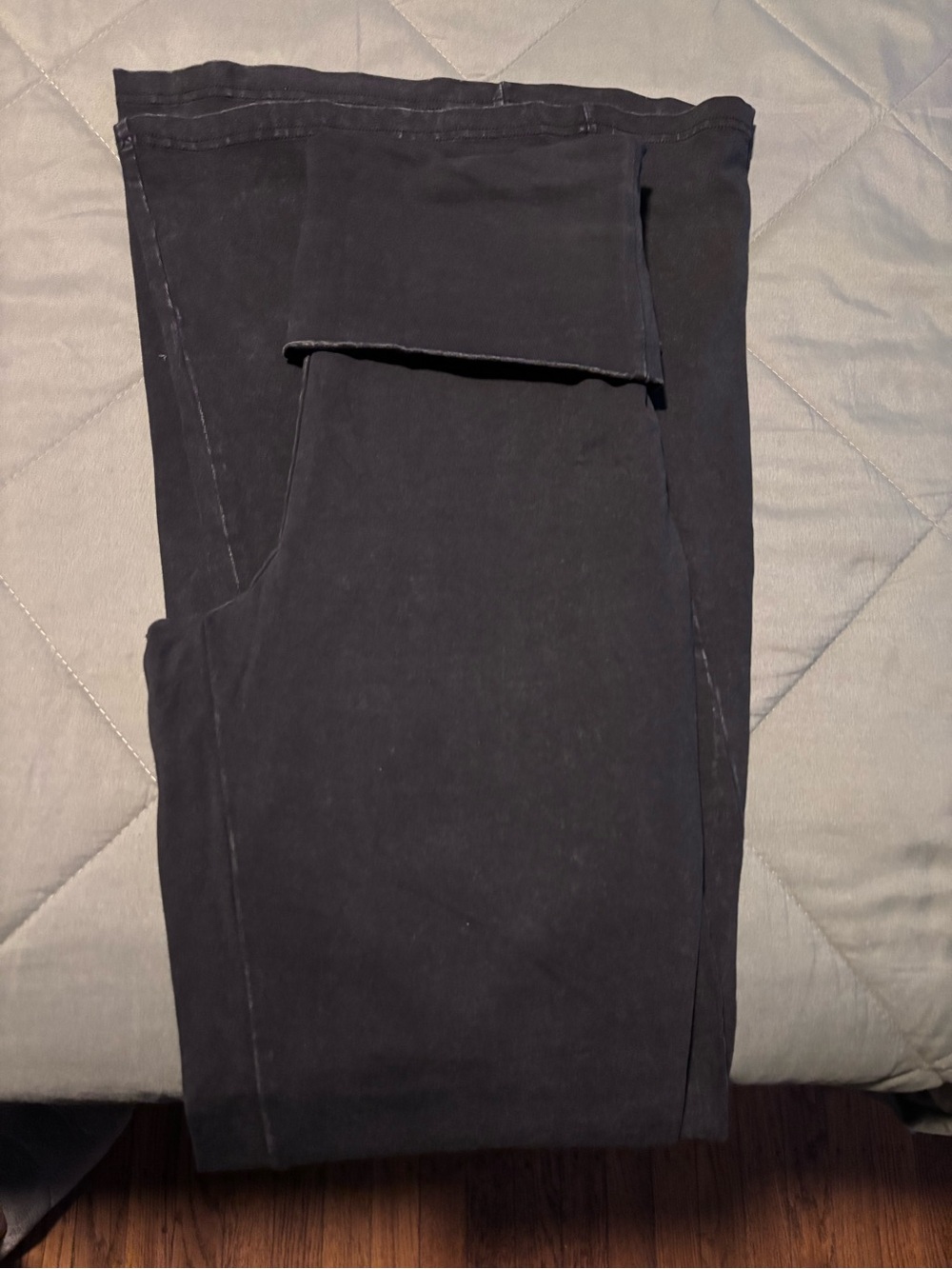 Offline bell bottom leggings size M